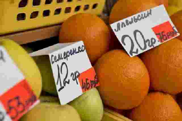 Супермаркети Криму знову виставили ціни в гривнях