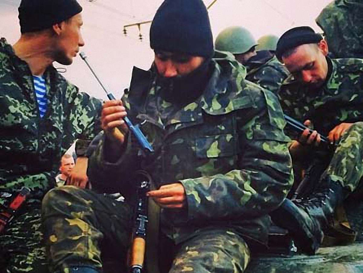 Десантників, які здали зброю, судитимуть