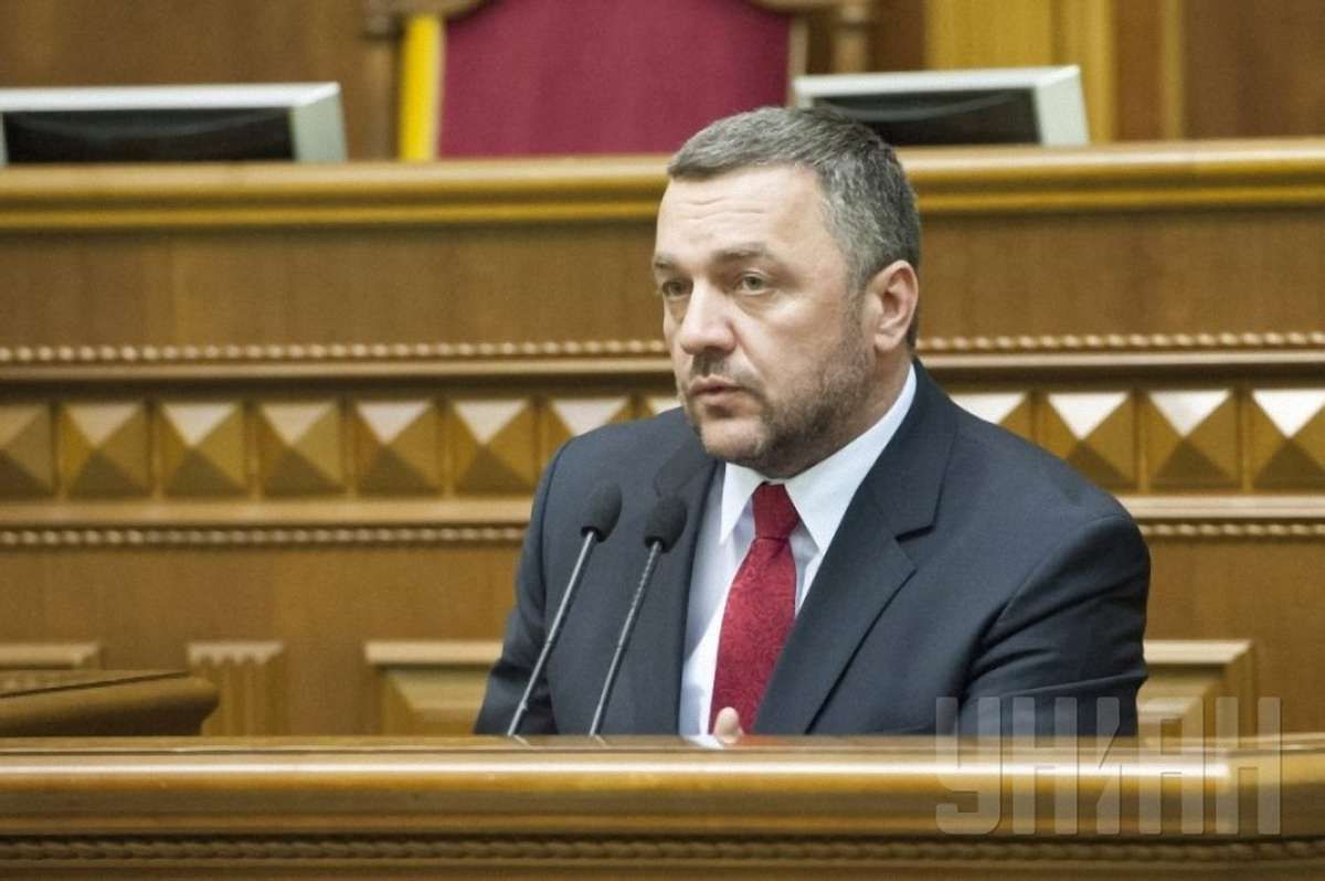 На суддів КСУ, які «розширили» повноваження Януковича, завели справи