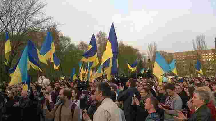 У Донецьку і Краматорську тривають мітинги за єдину Україну