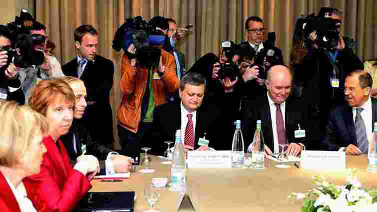 Лавров після зустрічі в Женеві: Україна має сама вирішити кризу