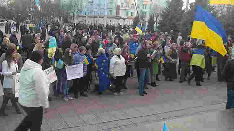 На Луганщині проросійські активісти розігнали мітинг «за єдність»