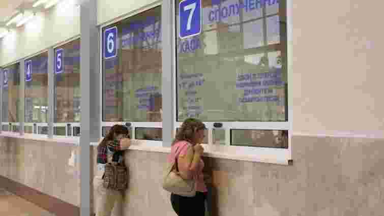«Укрзалізниця» відновила продаж квитків на потяги до Криму