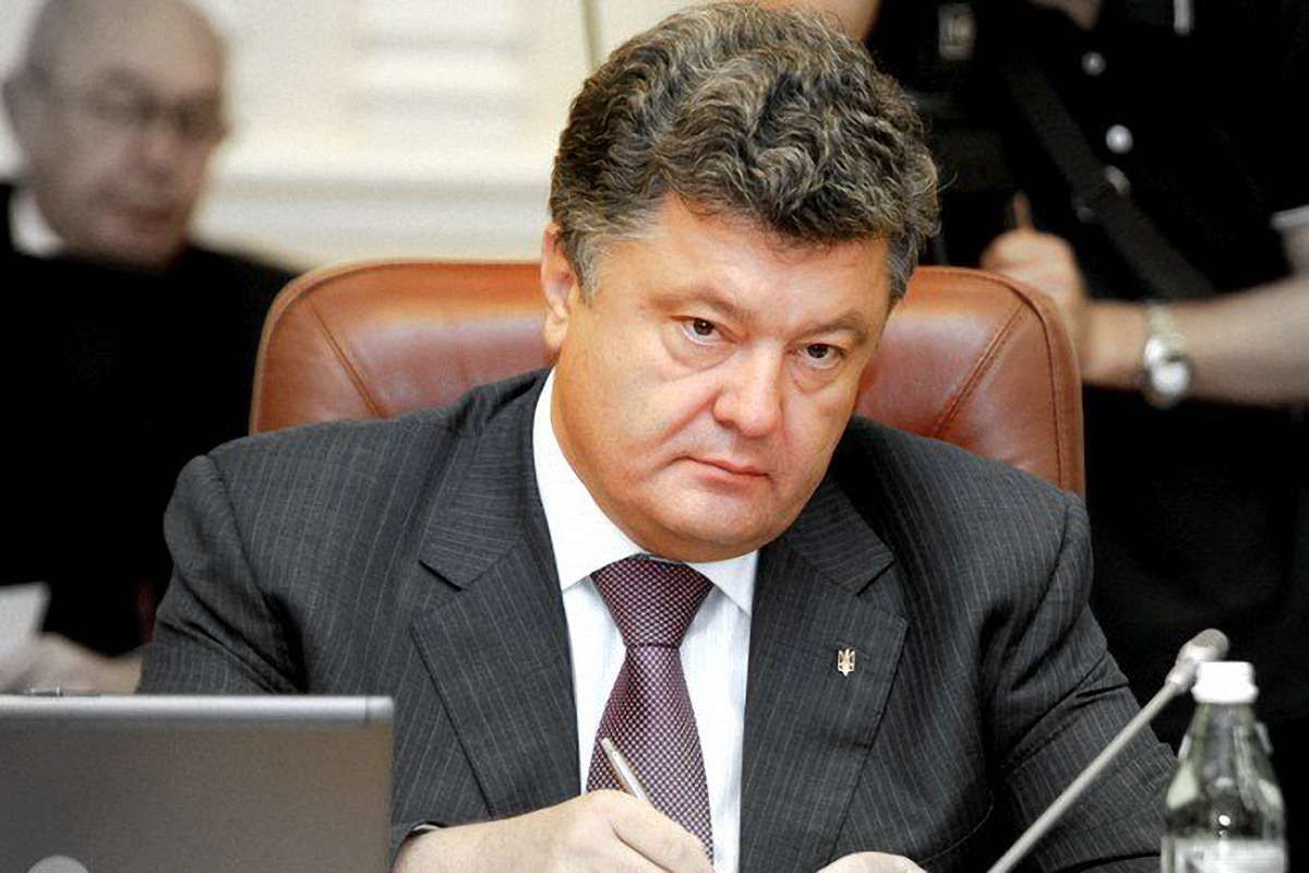 З сепаратистами потрібно говорити мовою сили, - Порошенко