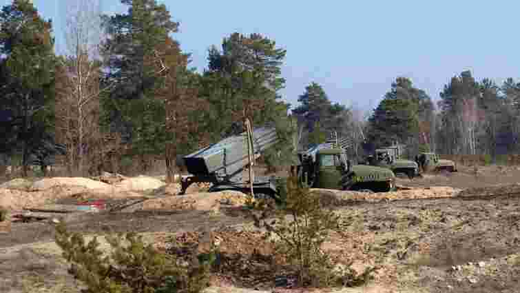 Міноборони: Реактивними батареями посилюють північні кордони України