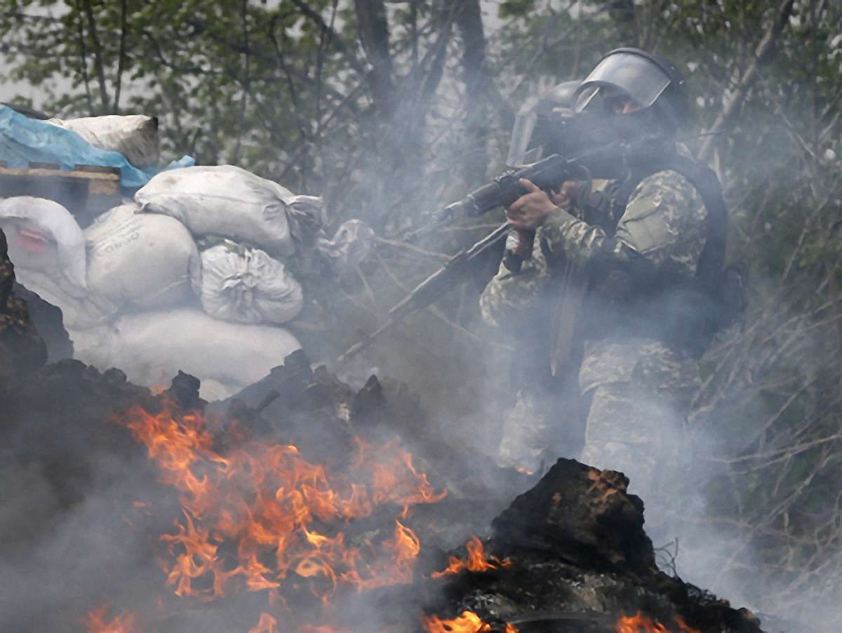 У Слов'янську закрили школи, садки і магазини