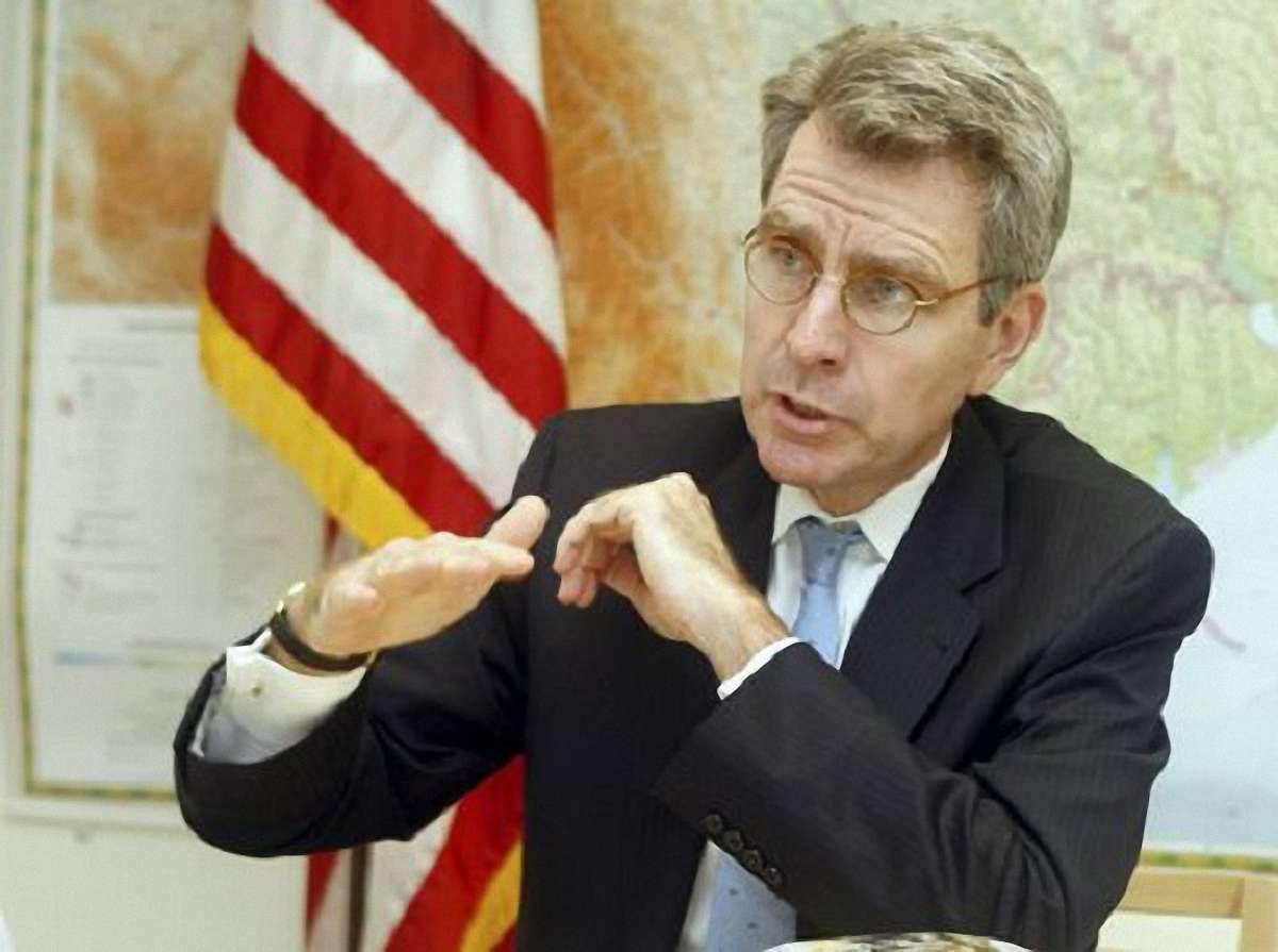 США подовжили українцям термін дії візи до 10 років