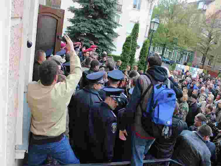 У Тернополі противники мера штурмували міськраду