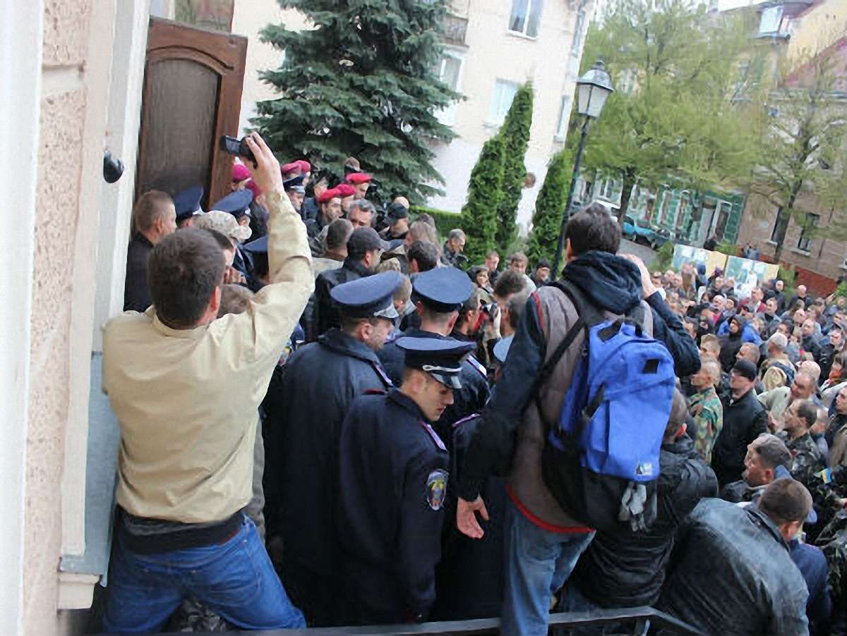 У Тернополі противники мера штурмували міськраду
