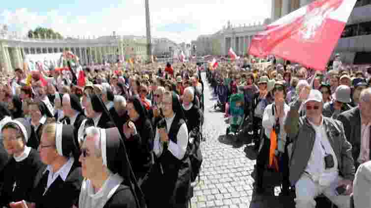 Польські паломники у Ватикані моляться за Україну