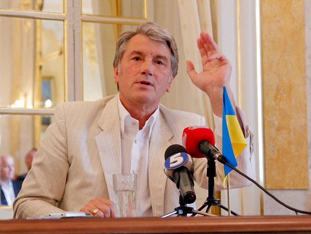 У Львові презентують книжку Ющенка про недержавні таємниці