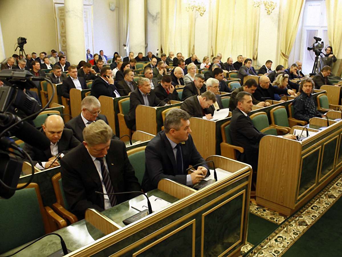 Львівська облрада закликала відмовитись від масових акцій 1 і 9 травня