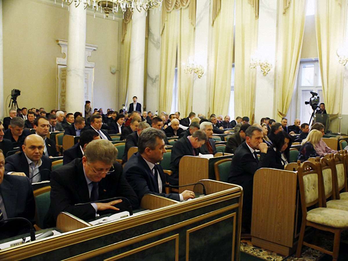 На квіти і сувеніри депутати Львівщини виділили 250 тис. грн