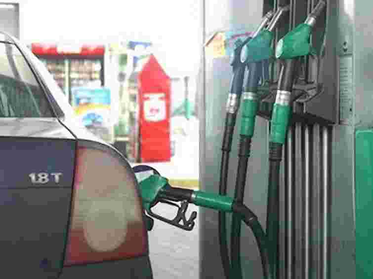 У Львові пікетують АЗС через високі ціни на пальне