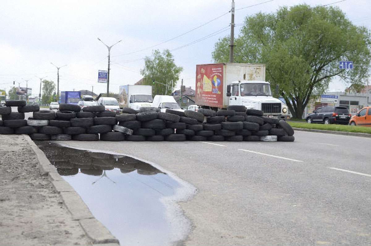 На в’їздах у Львів виставили блокпости