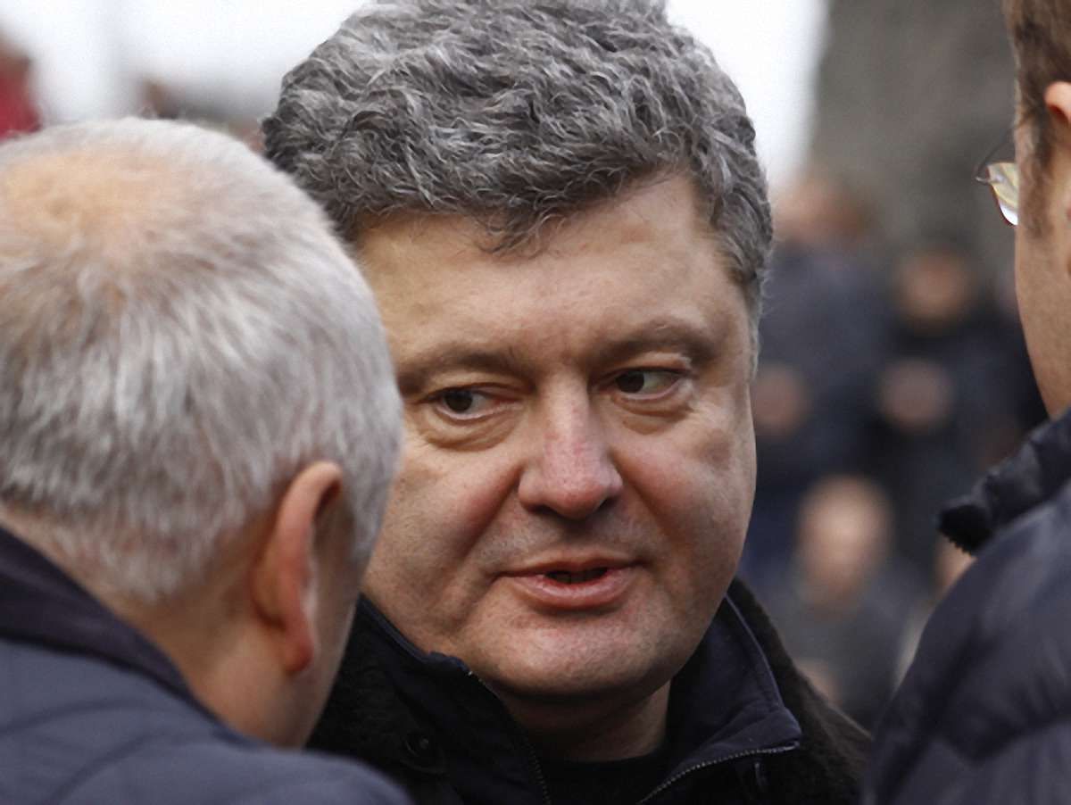 Порошенко розказав, яким чином можна заборонити КПУ і ПР