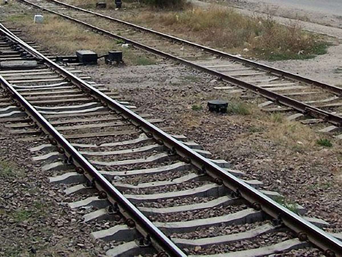 На Донеччині паралізовано рух потягів через захоплення станції
