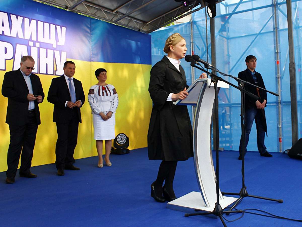 Міноборони і СБУ очолювали російські спецслужбовці, – Тимошенко