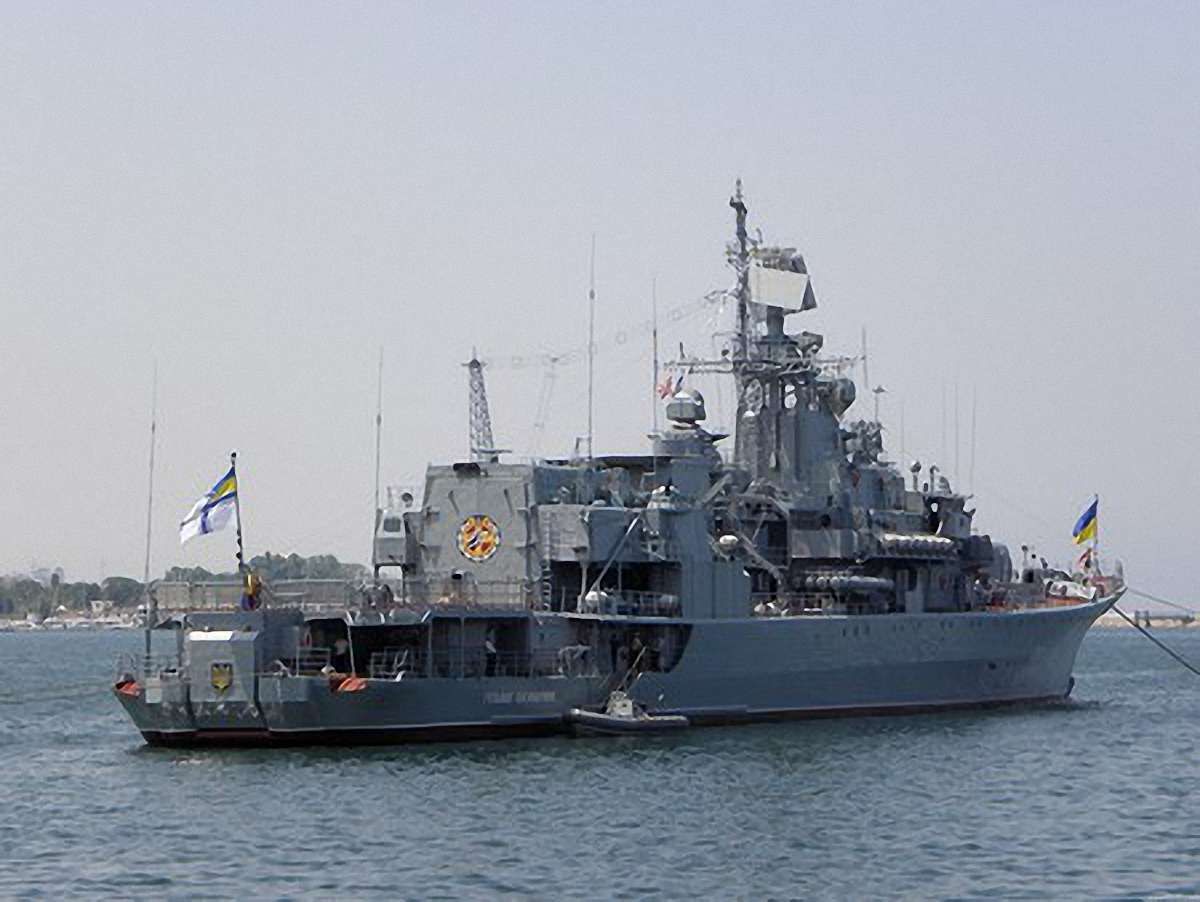 Україна планує до 17 травня повернути з Криму військові кораблі