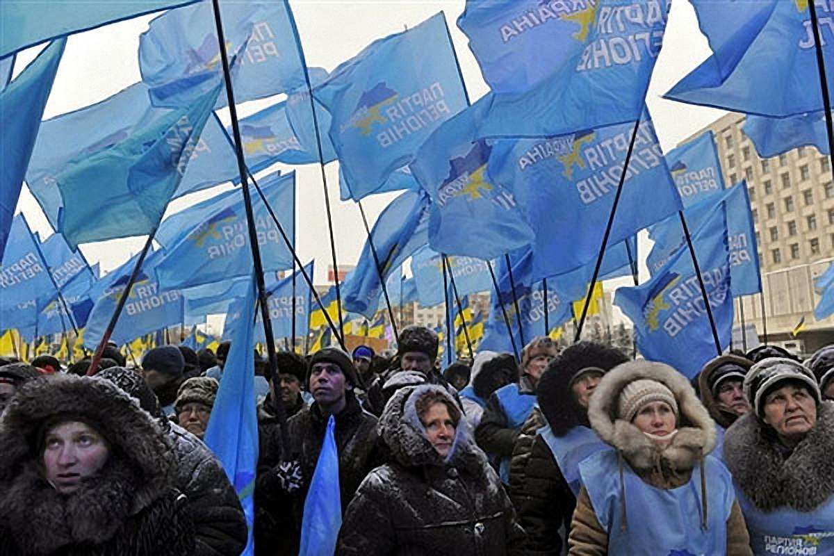 Регіонали заступились за комуністів, яких попросили із зали ВР