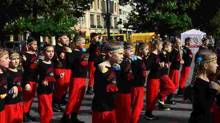 У Львові діти провели флешмоб на підтримку військових