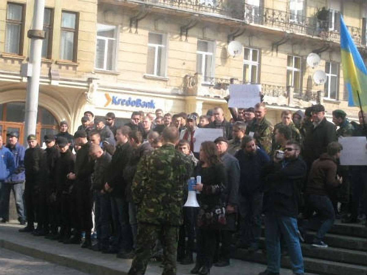 Львівська Автосотня мобілізує активістів для фізичної підготовки