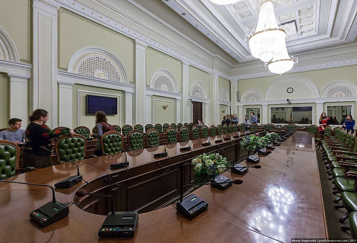 Перший круглий стіл національної єдності збереться 14 травня