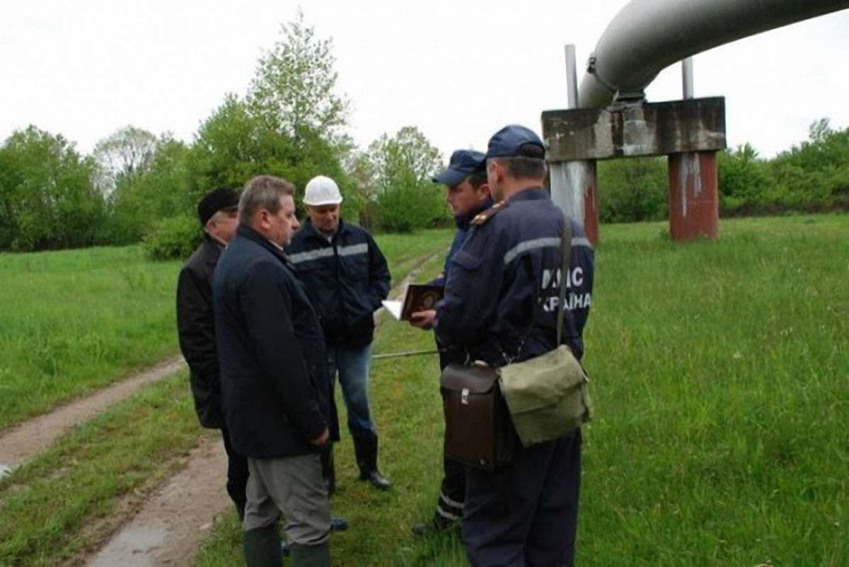 В СБУ вибух поблизу газопроводу на Прикарпатті вважають терактом