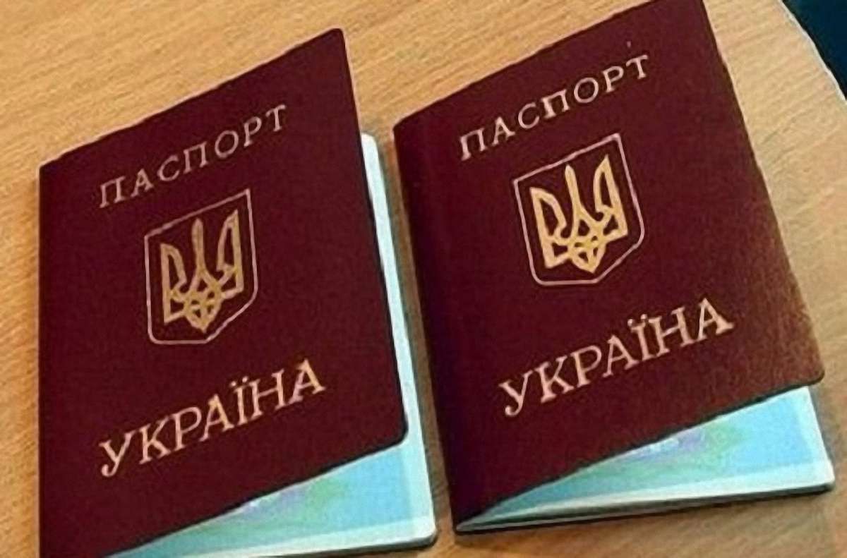 Водійські права і паспорт тепер коштуватимуть на 40% дешевше