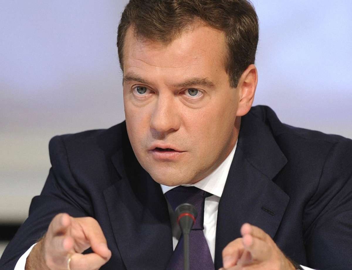 РФ готова переглянути ціни та умови поставки газу Україні, - Медведєв
