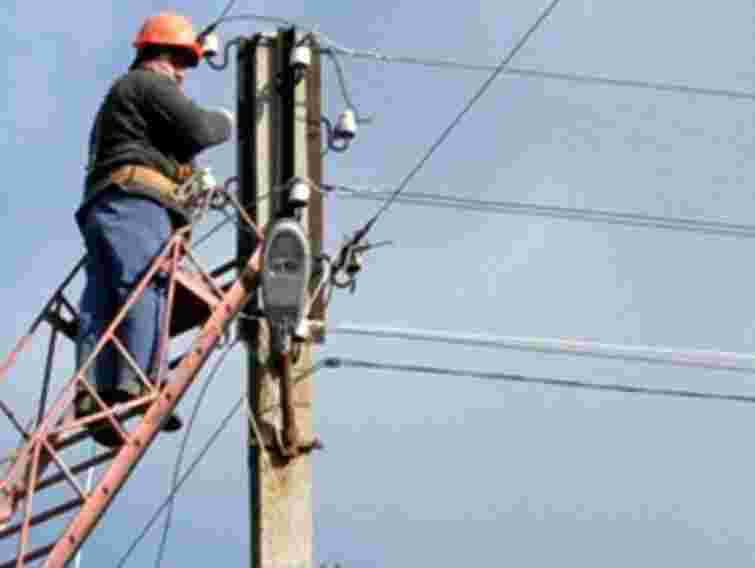 На Львівщині без світла вже майже півсотні сіл