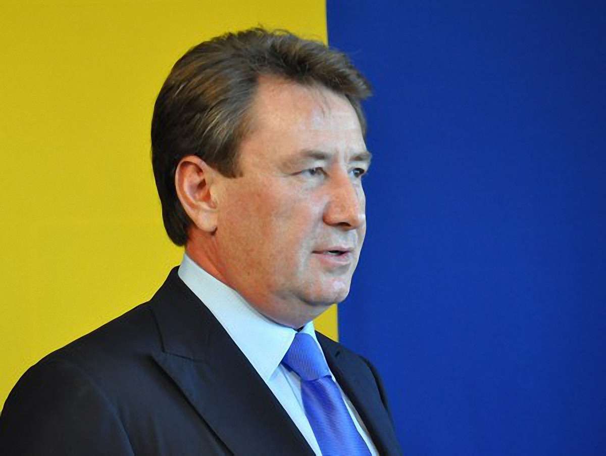 Кандидат у президенти від УНП заявив, що знімається з виборів