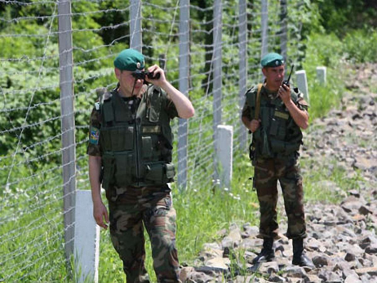 Прикордонники не бачать російських військ поблизу кордону України