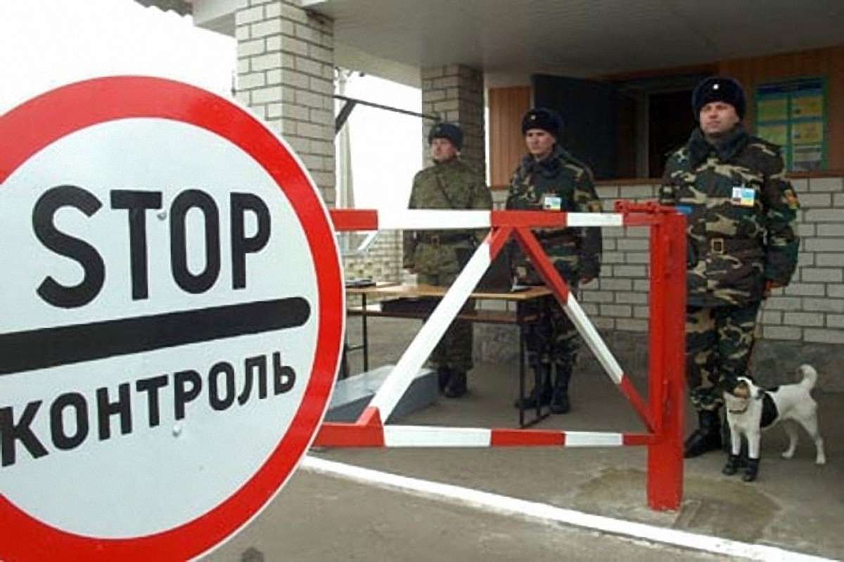 Російські вояки досі знаходяться біля українського кордону, - МЗС