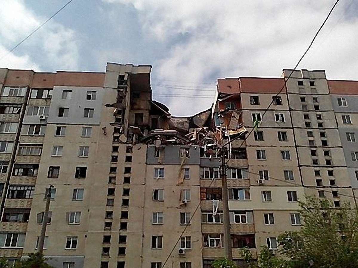 Українці збирають гроші постраждалим від вибуху у Миколаєві