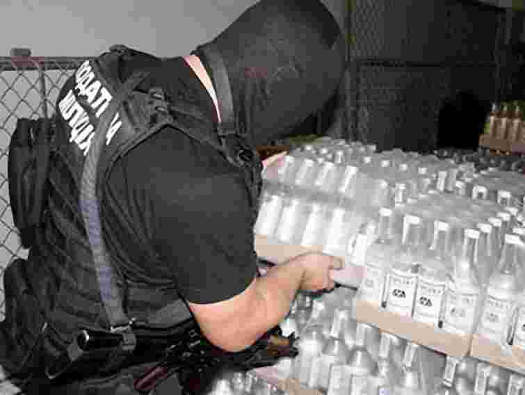 Львів’янка торгувала фальсифікованим алкоголем з Італії