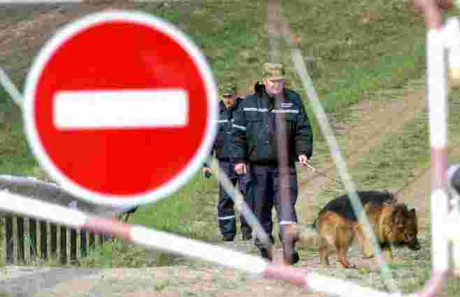 На Луганщині прикордонники відбили чотири атаки бойовиків