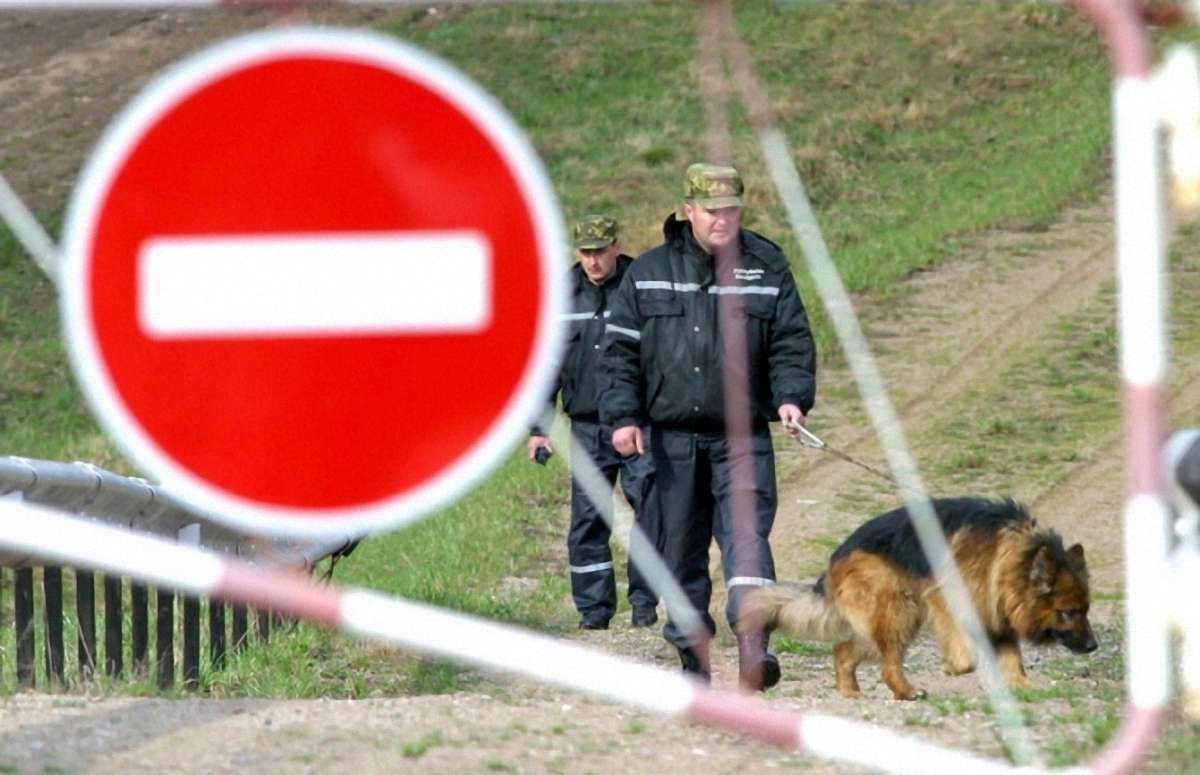 На Луганщині прикордонники відбили чотири атаки бойовиків