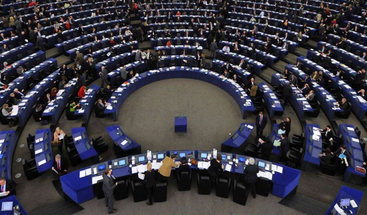 На виборах у Нідерландах перемогу здобули проєвропейські сили