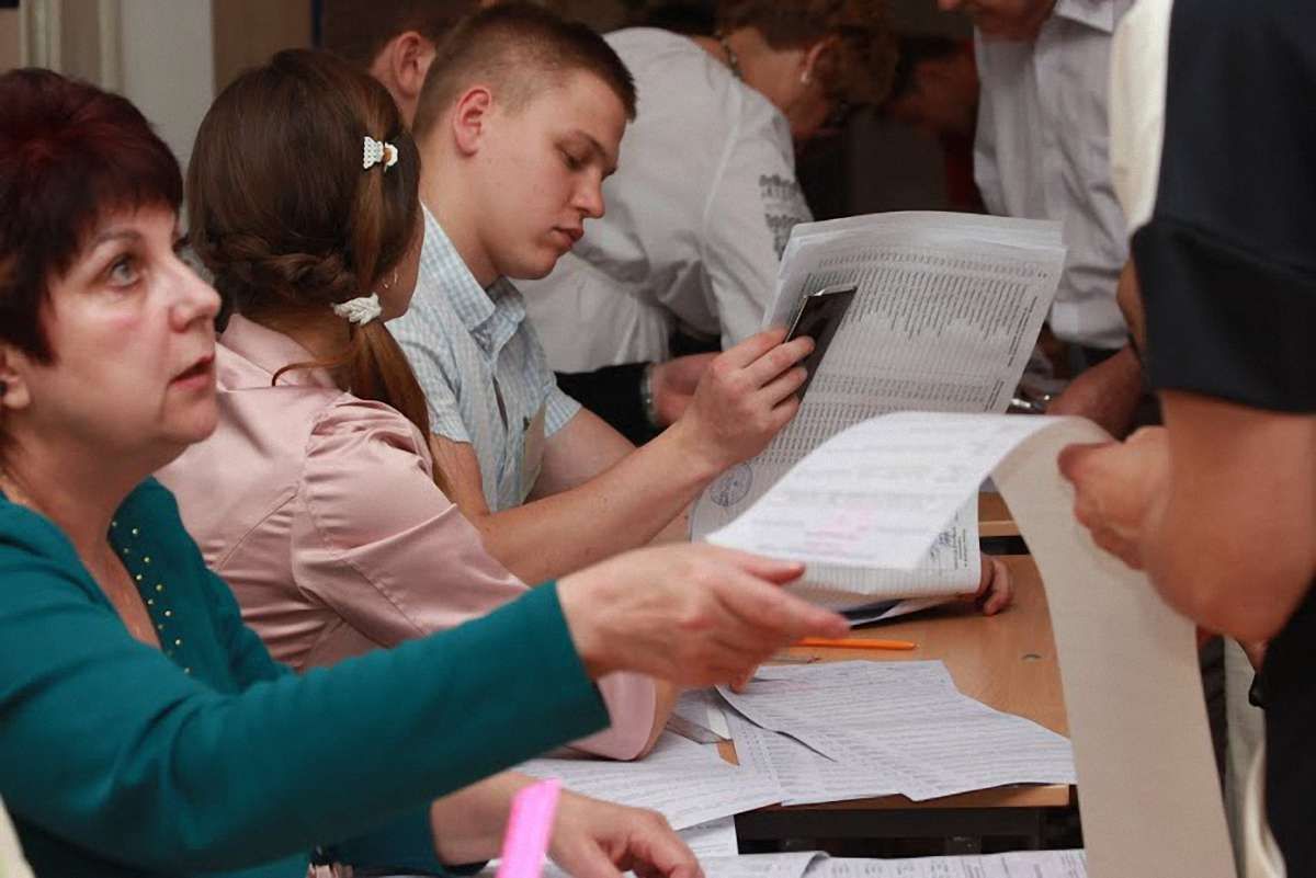 Станом на 15:00 у Львові проголосувала майже половина виборців
