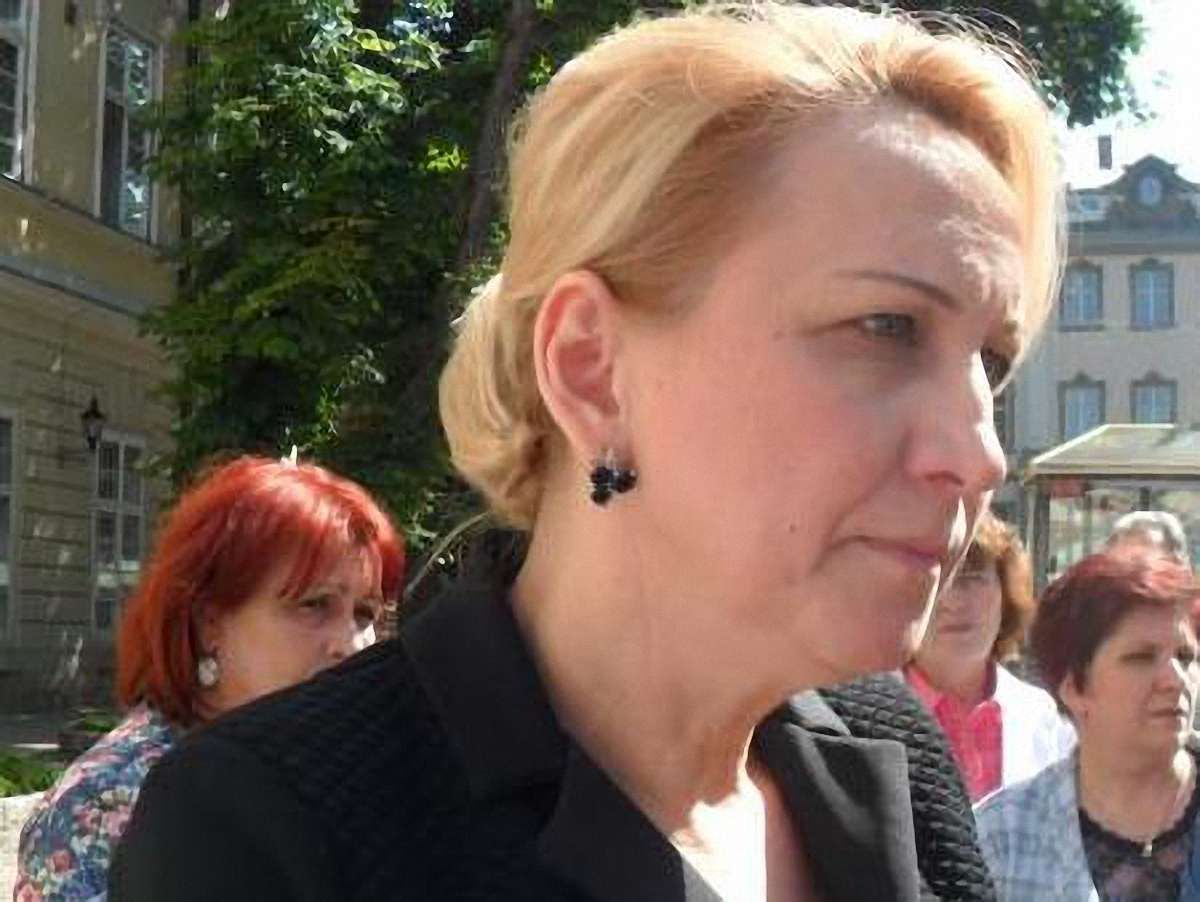 Головний лікар 4-ї стоматполіклініки залишиться на посаді