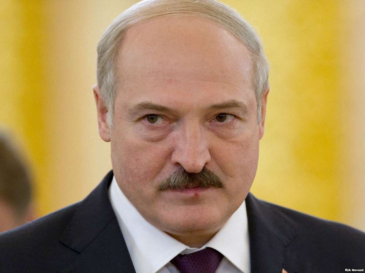 Президент Білорусі привітав Порошенка з перемогою на виборах