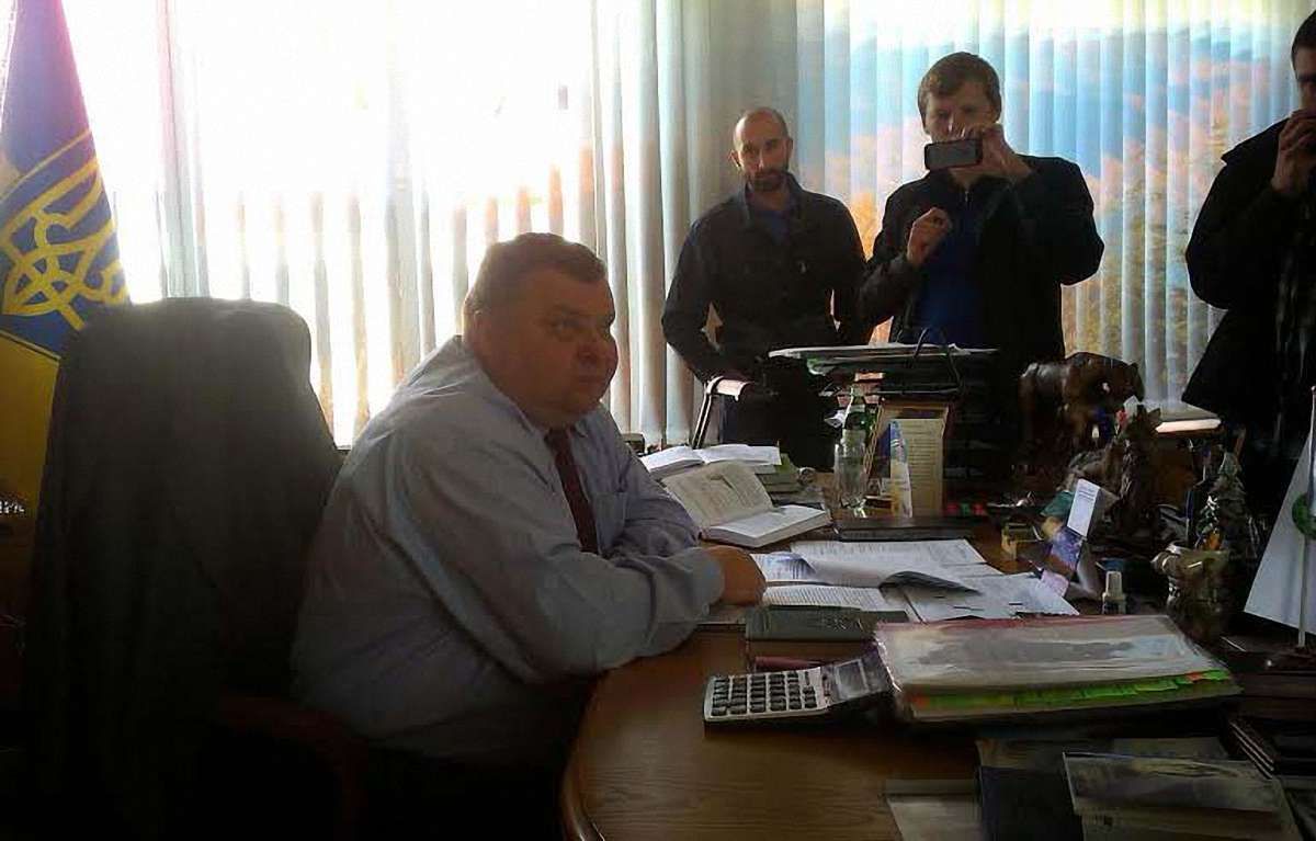 Після зустрічі з активістами головного лісника Львівщини забрала швидка
