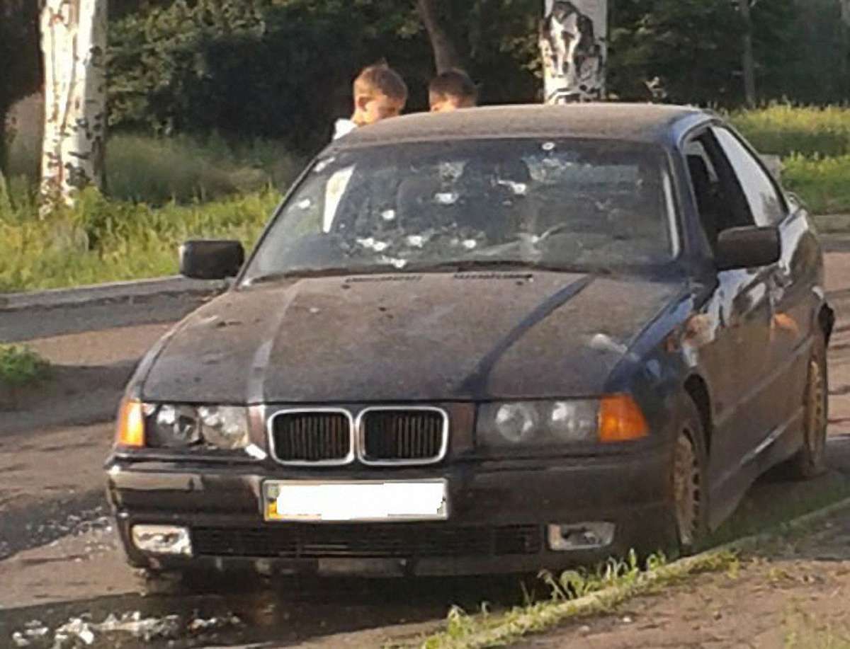 В Артемівську розстріляли автомобіль, в якому перебував командир танкової бази