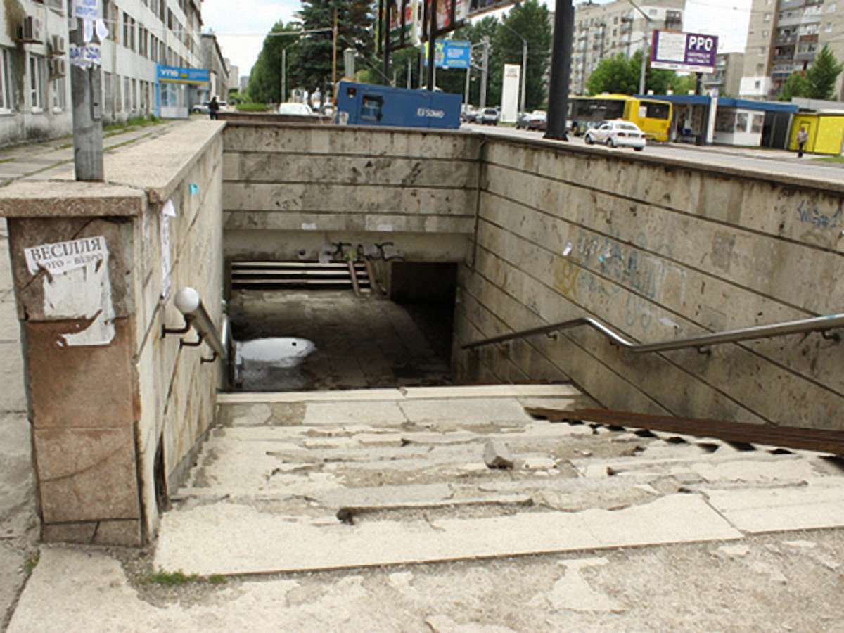 Міськрада хоче через суд забрати в ЛАЗу підземний перехід на Стрийській