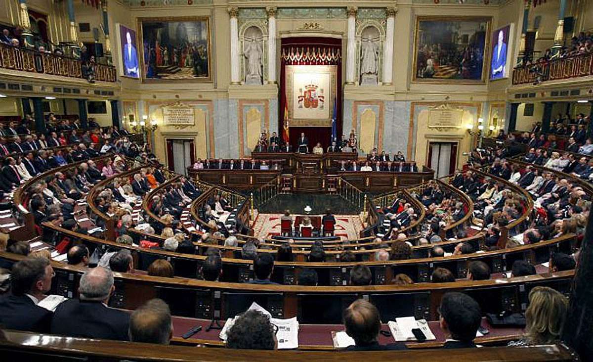 Парламент Іспанії дозволив королю зректися престолу