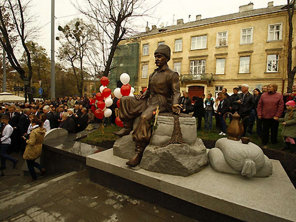 «Діалог» «закриватиме» пам’ятник Кульчицькому