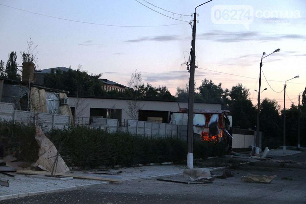 В Артемівську терористи атакували танкову базу 