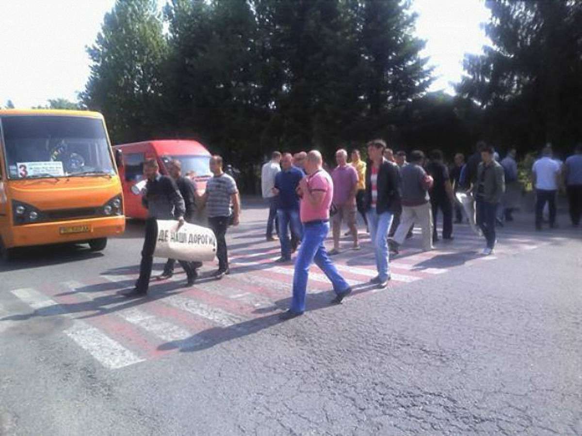 У Трускавці таксисти провели акцію протесту