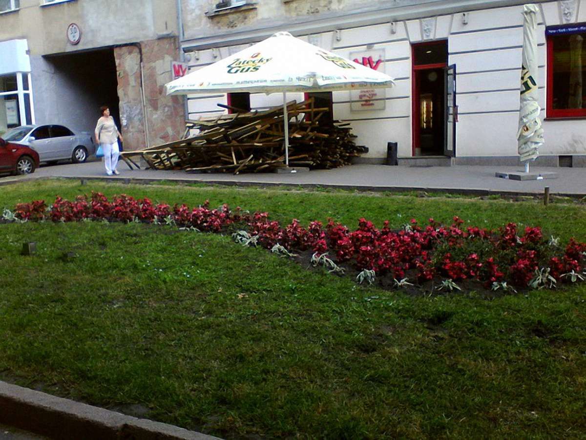 Війна за клумбу